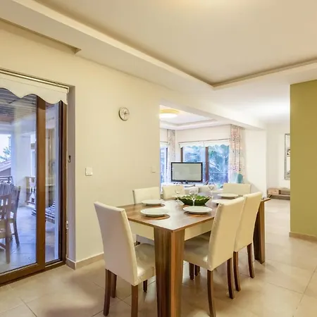 Villa Dilara *